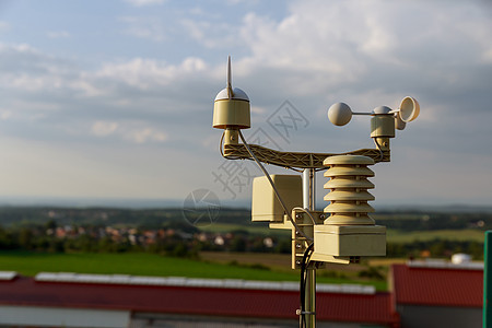 气压计 风速测量 小气象站 蓝色天空的电磁计仪表工具监视器晴雨表气象叶片活力技术天气空气图片