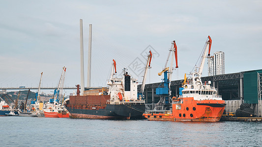 珠海金湾与海参沃斯托克市海岸外的船群相聚背景