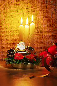 圣诞老人在烛光和圣诞节舞会上 庆祝 基督教 蜡烛图片