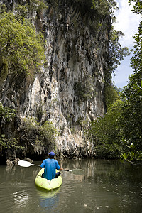 Kayaking 窃听 划船 自然 天堂 皮艇 享受图片