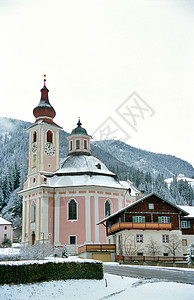 阿尔卑斯山农村教会背景图片