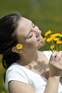 乡村节假日 美丽 草地 天空 自然 自由的 季节 白色的 新鲜的图片