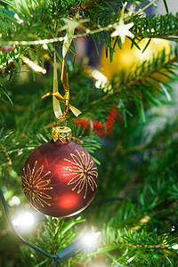 圣诞树装饰 新年 亮片 季节 庆典 家 十二月图片