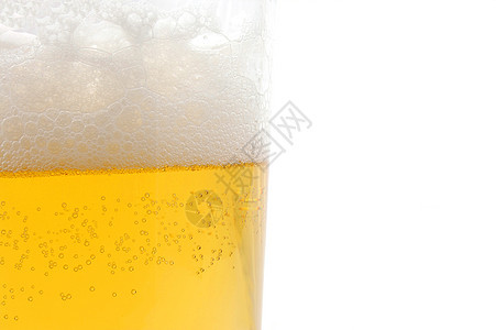 白色背景上隔绝的玻璃啤酒杯 酒吧 派对 喝 金的图片