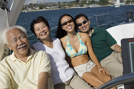 船上的家属 女性 半身人像 女儿们 65-70岁 55-60岁 群像 五十年代图片