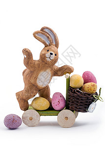 复活节兔子运送复活节鸡蛋图片