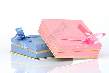 粉红和青青青的礼物背景图片