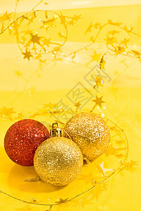 圣诞节装饰 花环 新年 黄色的 红色的 金的 玩具图片