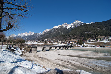 意大利多洛米山脉上的雪 阿尔卑斯山 高的 寒冷的 季节 白云石图片