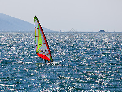 加尔达湖的风浪 风景 意大利语 自然 宁静 假期 海滨图片