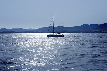 Ibiza 地中海岛屿蓝色海景 放松 太阳 夏天图片