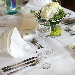 优雅的桌子装饰 餐厅菜单 假期 庆典 奢华 咖啡店 玻璃 用餐图片