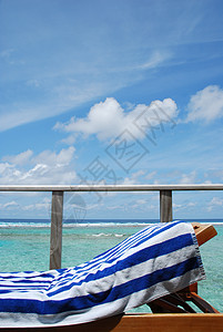 马尔代夫水利别墅的海景和环流 奢华 逃离 木头图片