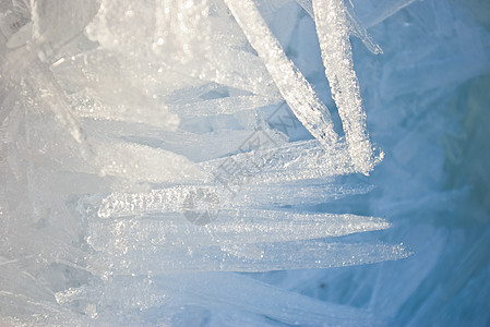 以非常浅的冰水晶关闭 霜 冰冷的 冰块 闪耀图片