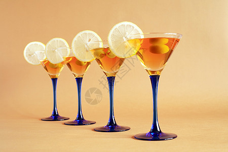 鸡尾酒党 假期 透明的 玻璃 红酒杯 杜松子酒 液体 酒会 酒精背景图片