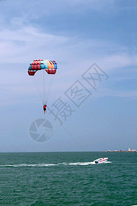 排单 海滨 水 海 天空 闲暇 娱乐 游客图片