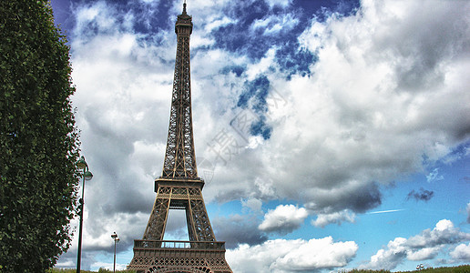 Eiffel铁塔地面视图 法国巴黎图片