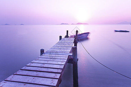 紫色的日落码头图片
