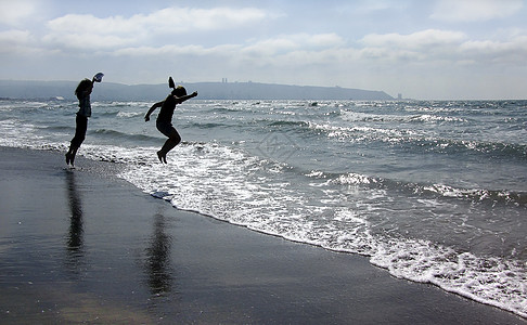 和海 一波 假期 童年 年轻的 地中海 孩子 爱 海浪 快乐的背景图片