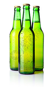 三瓶绿色啤酒 白纸上隔着图片
