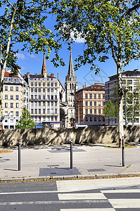 法国里昂观点 城市景观 烟囱 大教堂 爬坡道图片