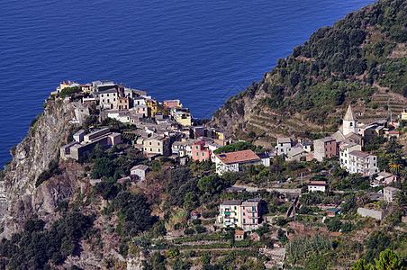 位于海岸沿岸的村村图片