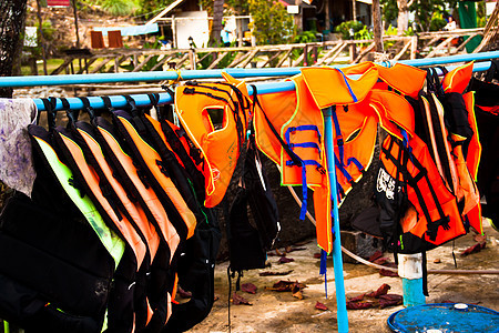 救人衣 太阳 蓝色的 船 节省 夏天 海洋 自然 假期图片