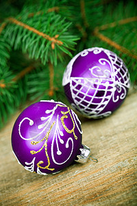 圣诞节装饰和fir树 木制的 乡村 白色的 自然 紫色的图片