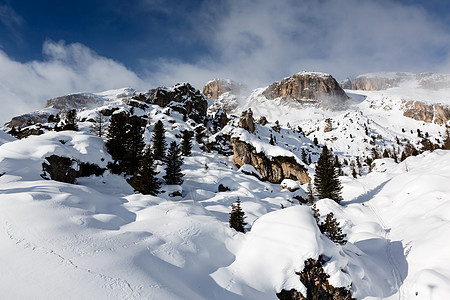 阿拉巴的滑雪度假胜地上的落基山脉 多洛米特阿尔卑斯山 冬天 自然图片