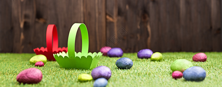 巧克力复活节鸡蛋 篮子 木制的 朱古力蛋 庆典 紫色 食物图片