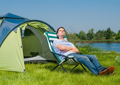 曼芒露营 背包 夏天 环境 公园 男生 背包客 帐篷图片