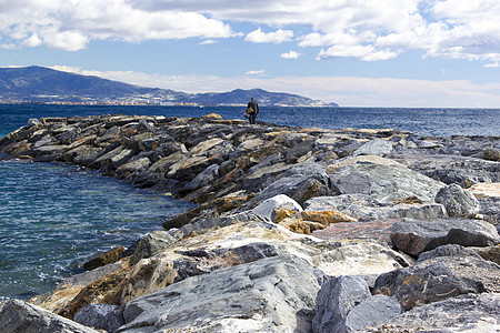 西班牙安达卢西亚阿穆奈卡的石头海滩 普拉亚 假期图片