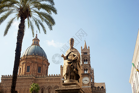 巴勒莫西埃洛市大教堂 哥特式装饰 雕像 正方形 雕塑 染色的图片
