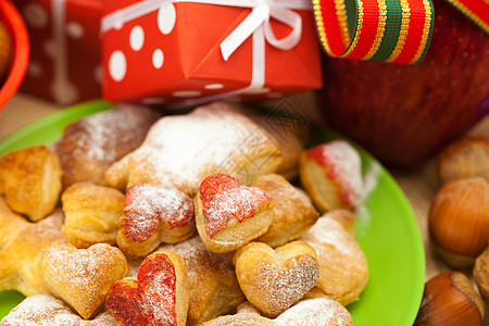 鱼 饼干 坚果 苹果 弓 箱 礼物 圣诞球 甜点 小吃图片