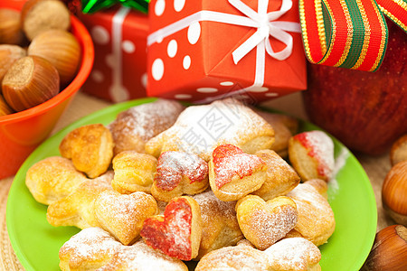 鱼 饼干 坚果 苹果 弓 箱 礼物 圣诞球 水果 核桃图片