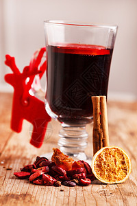 白葡萄酒 鹿 浆果 红色的 蔓越莓干 玻璃 喝背景图片