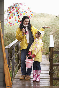 带雨伞的母亲和女儿 沉淀 希望 网 女性图片