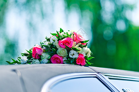 婚礼装饰 优雅 花朵 花束 汽车 车图片