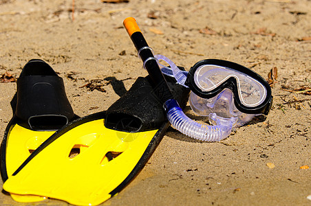 岸边的护目镜和脚掌 夏天 热带 齿轮 海 蓝色的 假期图片