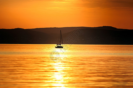 帆船 日落美丽 地平线 旅行 海洋 海岸 航行 放松 夏天图片