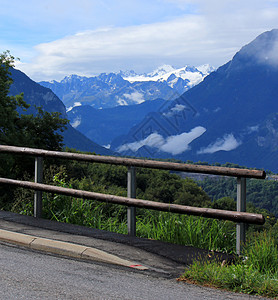 路和阿尔卑斯山 瑞士图片