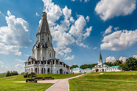 俄罗斯莫斯科阿森松教堂 云 草 圆顶 村庄图片