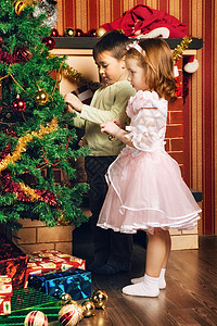 圣诞快乐 圣诞老人 假期 孩子 喜悦 姐姐 惊喜 可爱的图片