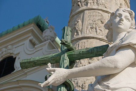 带着十字蛇的天使雕像 圣查尔斯教堂 艺术 巴洛克风格 观光 天主教的图片