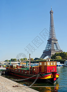 巴黎塞纳河上一艘活生生的驳船 码头 巴黎圣母院 天空图片
