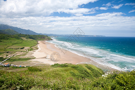 拉维加海滩 阿斯图里亚斯 草地 地平线 海岸线 海滨 湿的 溪图片