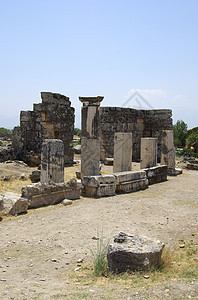 土耳其Pamukkale附近的希拉波利斯废墟图片