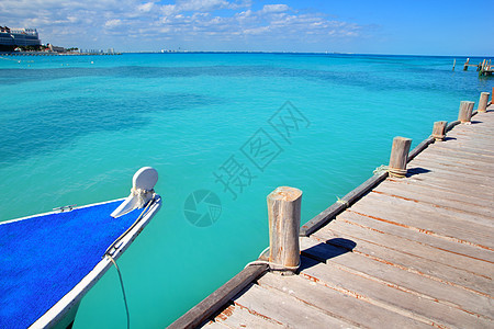 坎昆热带加勒比加勒比海水域的木材码头 青色图片