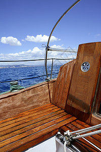 木帆船船甲板蓝天海洋海 地中海 游艇 阳光 旅行 假期图片