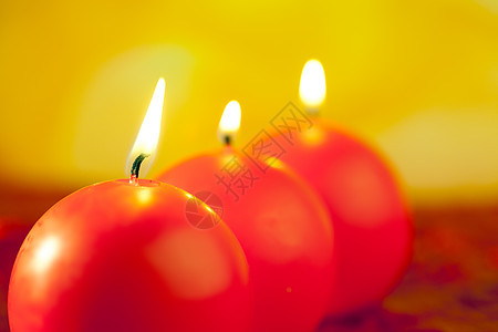 圣诞节红蜡烛圆形 派对 传统 辉光 晚上 假期 火焰图片